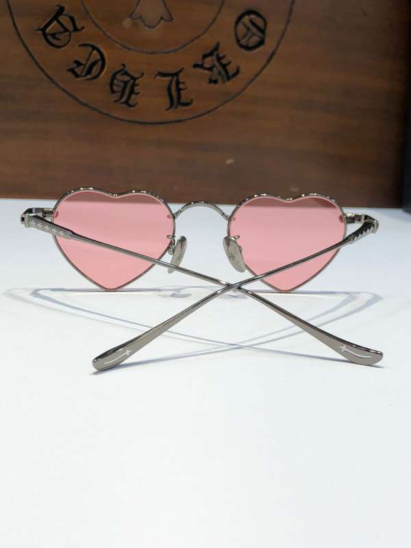 Picture of Chrome Hearts Sunglasses _SKUfw52079954fw